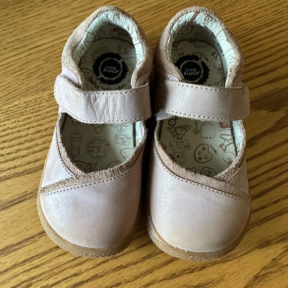 Livie & Luca Size 9 Toddler Mary Janes - Picture 1 of 2